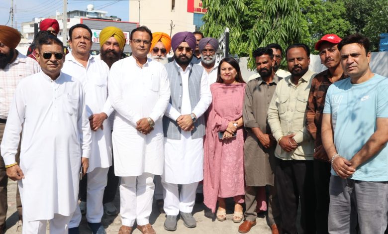 नगर परिषद चुनावों को लेकर AAP की अहम बैठक, कैबिनेट मंत्री हरदीप सिंह मुंडियन ने उम्मीदवारों के साथ की रणनीति चर्चा
