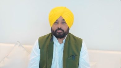 मुख्यमंत्री भगवंत मान महिलाओं से SIR फॉर्म भरने और मावां-धियां सत्कार योजना का लाभ जारी रखने की अपील करते हुए।