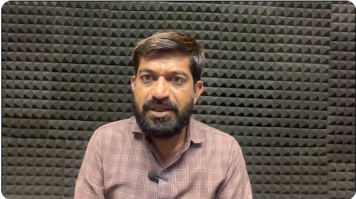AAP गुजरात के प्रदेश प्रवक्ता योगेश जादवाणी टोल वसूली और खराब हाईवे को लेकर प्रेस कॉन्फ्रेंस करते हुए