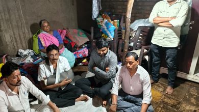 AAP नेता प्रवीण राम वलसाड की बाढ़ में जान गंवाने वाले परिवारों से मिलने पहुंचे