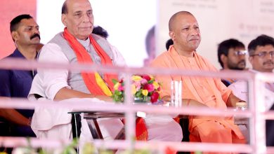 मुख्यमंत्री योगी आदित्यनाथ रक्षा मंत्री राजनाथ सिंह को जन्मदिन की शुभकामनाएं देते हुए