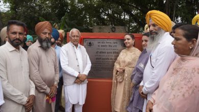 मोगा के झंडेवाला गांव में कैबिनेट मंत्री बरिंदर गोयल सिंचाई परियोजनाओं और नए माइनर का उद्घाटन करते हुए।