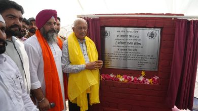 घनौर में घड़ुआ माइनर नहर परियोजना का लोकार्पण करते कैबिनेट मंत्री बरिंदर गोयल