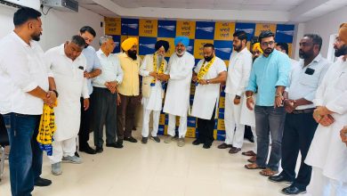 हरपाल सिंह चीमा के साथ AAP में शामिल हुए अकाली दल नेता भुपिंदर पाल सिंह जाडला और तारा सिंह शेखूपुर