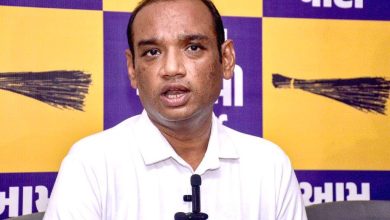 E-20 पेट्रोल मुद्दे पर प्रेस वार्ता करते आम आदमी पार्टी नेता मनोज सोरठिया।