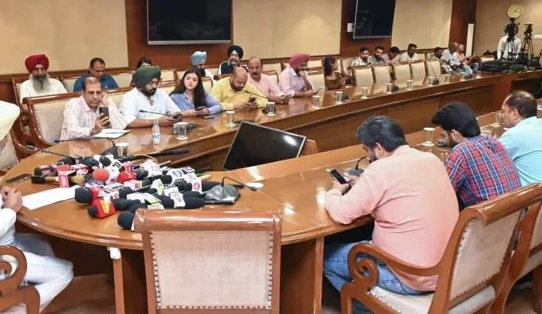 भगवंत मान सरकार द्वारा प्रमुख मांगें मानने के बाद पीएसपीसीएल यूनियनों और आम आदमी क्लीनिकों के कर्मचारियों ने हड़ताल वापस ली, कामकाज फिर शुरू: हरपाल सिंह चीमा