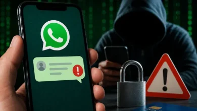 WhatsApp पर साइबर फ्रॉड अलर्ट दिखाता मोबाइल स्क्रीन और चेतावनी संदेश।