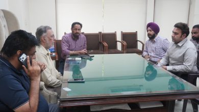 पटियाला कार्यालय में लोगों और पार्टी कार्यकर्ताओं से मिले डॉ. बलबीर सिंह, जनसमस्याएं सुनकर समाधान का दिया भरोसा