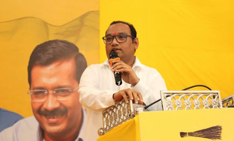 E20 मुद्दे पर 2.30 लाख पिटिशन लेकर अरविंद केजरीवाल पीएम आवास पहुंचे