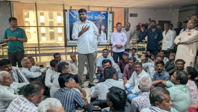 किसानों के साथ ज्ञापन देते AAP विधायक गोपाल इटालिया