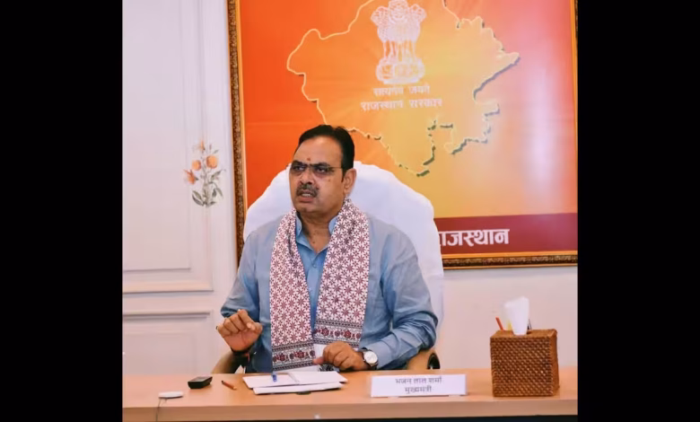 सीएम भजनलाल शर्मा राजस्थान फाउंडेशन चैप्टर्स के प्रतिनिधियों से संवाद करते हुए