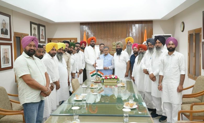 अजनाला बाढ़ संकट को लेकर पंजाब के राज्यपाल गुलाब चंद कटारिया से मिले कुलदीप सिंह धालीवाल