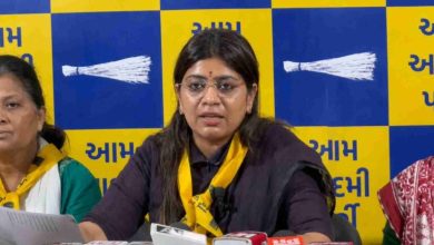 कलोल दुष्कर्म पीड़िता के परिवार से मुलाकात करतीं पायल साकरिया