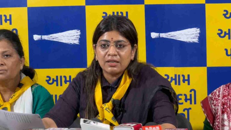 कलोल दुष्कर्म पीड़िता के परिवार से मुलाकात करतीं पायल साकरिया