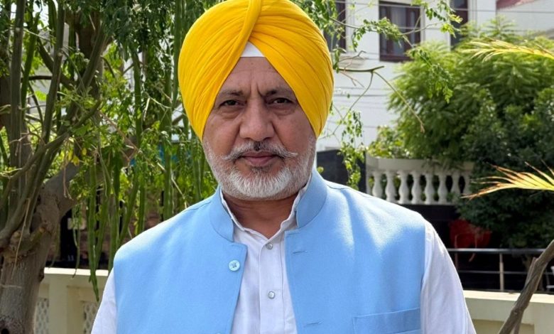 आप नेता बलतेज पन्नू ने तख्त श्री हजूर साहिब में सुखबीर बादल पर हमले की कोशिश की निंदा की