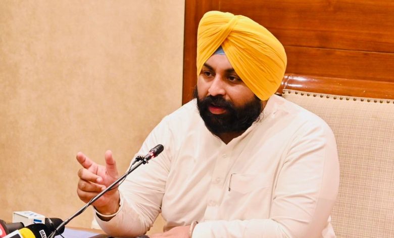 भगवंत मान सरकार द्वारा पंजाब में सभी गारबेज वल्नरेबल प्वाइंट्स खत्म करने के लिए 10 दिवसीय विशेष सफाई अभियान शुरू किया जाएगा: हरजोत सिंह बैंस