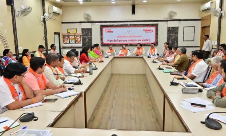 राजस्थान नगर निगम चुनाव को लेकर बीजेपी प्रदेश अध्यक्ष मदन राठौड़ की बैठक