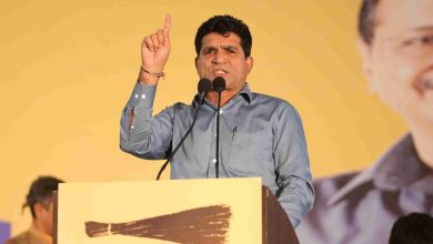खंभालिया में दुष्काल घोषणा सत्याग्रह के दौरान इसुदान गढ़वी