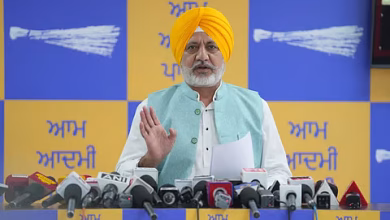 लाशों पर राजनीति कर रहा है विपक्ष, पंजाब में भाजपा, कांग्रेस और अकाली दल बौखला गए हैं: बलतेज पन्नू 5 लाशों पर राजनीति कर रहा है विपक्ष, पंजाब में भाजपा, कांग्रेस और अकाली दल बौखला गए हैं: बलतेज पन्नू