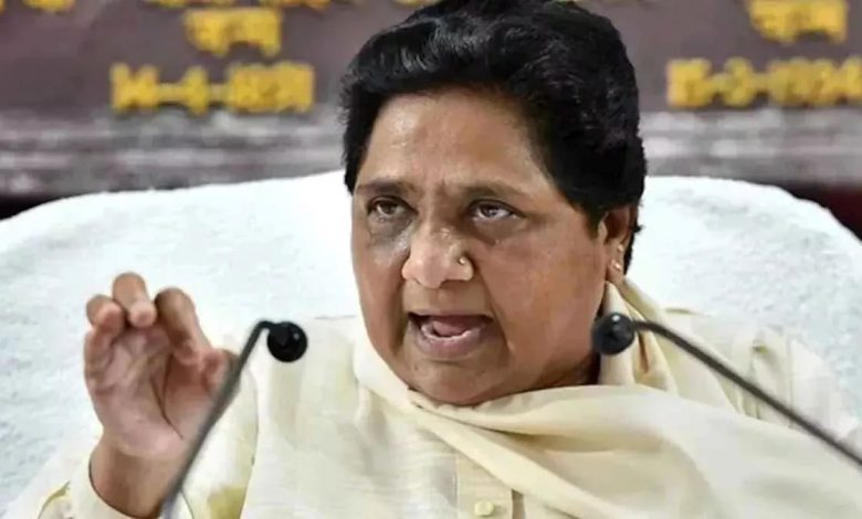 बसपा नेता मायावती और राज्यसभा सांसद रामजी गौतम