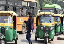 Delhi EV Policy 2026 के विरोध में ऑटो चालकों का आंदोलन और पुराने CNG ऑटो का विकल्प बनाए रखने की मांग।