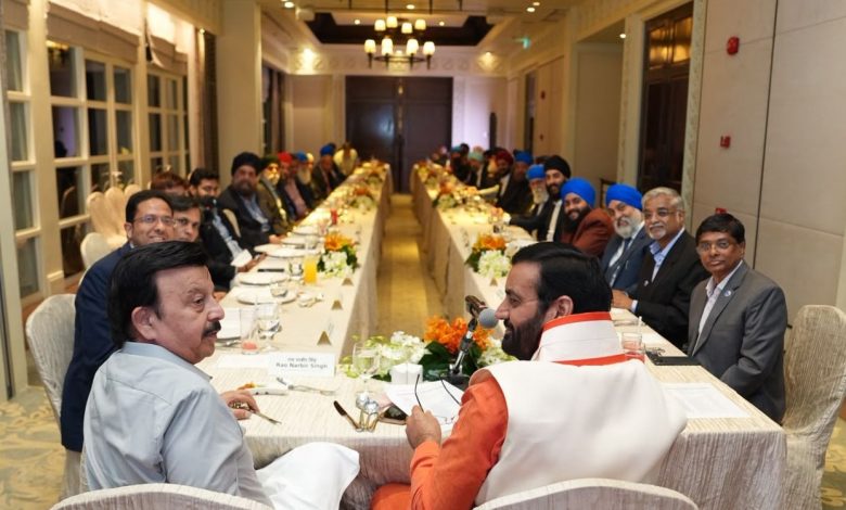 सिंगापुर में उद्योगपतियों के साथ बैठक करते मुख्यमंत्री नायब सिंह सैनी