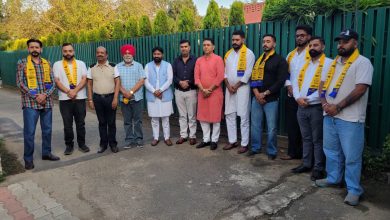 अमन अरोड़ा के साथ आम आदमी पार्टी में शामिल हुए विशाल रेरू, पंडित पवन भनोट और साहिब सहोता।