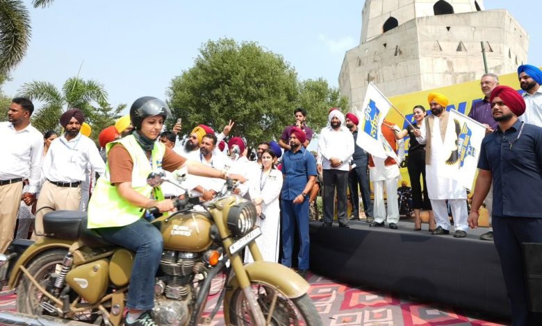 मुख्यमंत्री भगवंत मान ने मोहाली में पंजाब एंटी ड्रग्स बाइक रैली को हरी झंडी दिखाई।