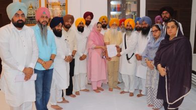 आप ने श्री अकाल तख्त साहिब के जत्थेदार से मुलाकात की, गुरुद्वारा श्री बंगला साहिब में पुलिस की एंट्री पर अमित शाह के खिलाफ सख्त एक्शन की मांग की 4 आप ने श्री अकाल तख्त साहिब के जत्थेदार से मुलाकात की, गुरुद्वारा श्री बंगला साहिब में पुलिस की एंट्री पर अमित शाह के खिलाफ सख्त एक्शन की मांग की