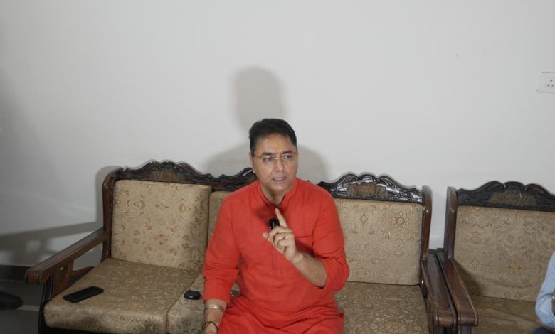 गुटों के समझौतों पर टिका नेतृत्व कांग्रेस कार्यकर्ताओं की निराशा का कारण; संगरूर और मालवा की हुई अनदेखी: अमन अरोड़ा