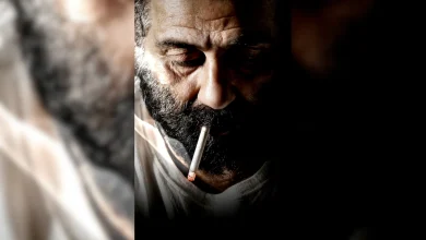 Sunny Deol की फिल्म ‘सूर्या’ का टीजर रिलीज, गुस्से से भरे अंदाज में दिखे अभिनेता, जानें कब आएगी सिनेमाघरों में 2 फिल्म ‘सूर्या’ के टीजर में दमदार अंदाज में नजर आते सनी देओल।
