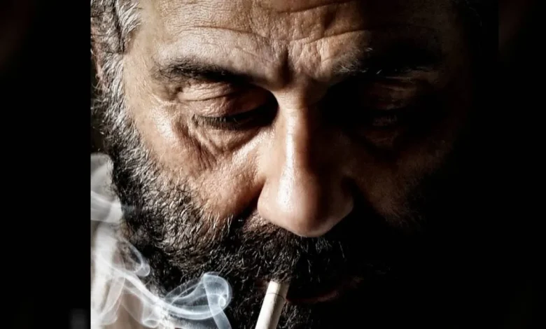 फिल्म ‘सूर्या: अंत से आरंभ तक’ के मोशन पोस्टर में दमदार और गंभीर लुक में नजर आते सनी देओल।