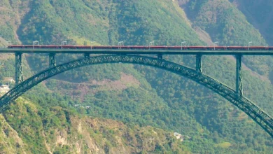 चिनाब ब्रिज पर 100 किमी/घंटा की रफ्तार से वंदे भारत एक्सप्रेस